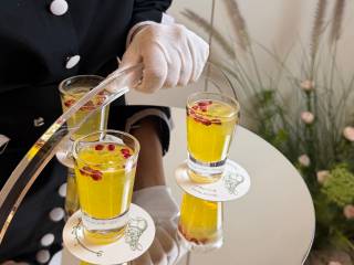 عربة عصاير وضيافة مشروبات مع تنسيق 8